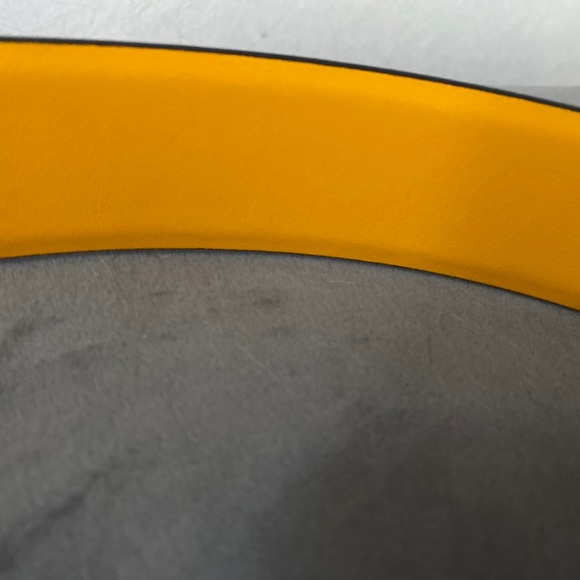 - New VersaceMen's Medusa Head Buckle Reversible Leather Belt. Sz 34 $595 - Picture 4 of 7